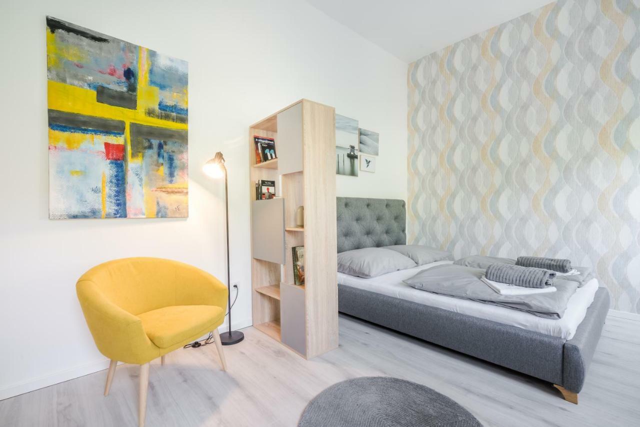 Bpr Color Fusion Home With A/C Budapest Luaran gambar