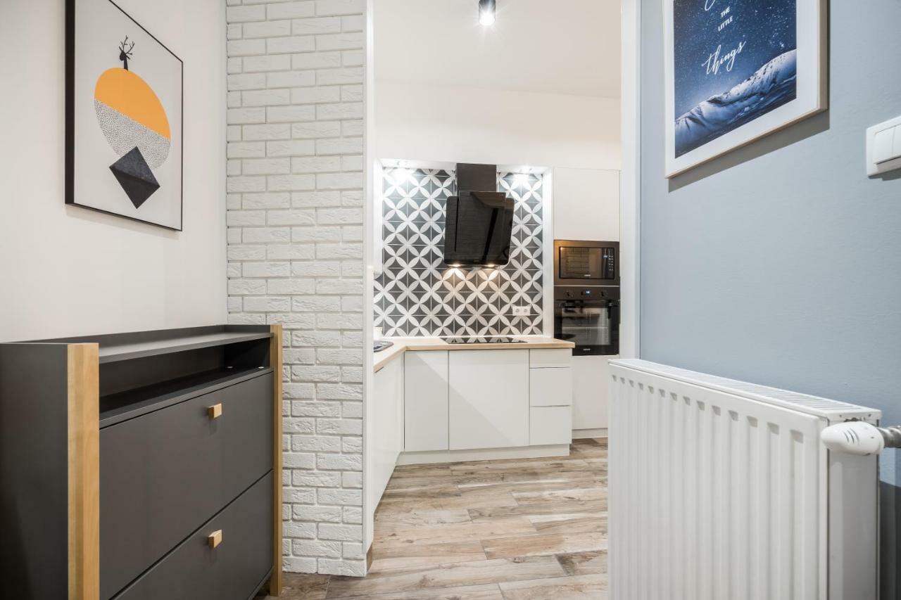 Bpr Color Fusion Home With A/C Budapest Luaran gambar
