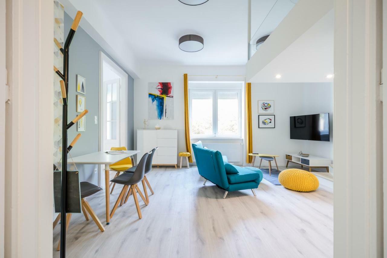 Bpr Color Fusion Home With A/C Budapest Luaran gambar
