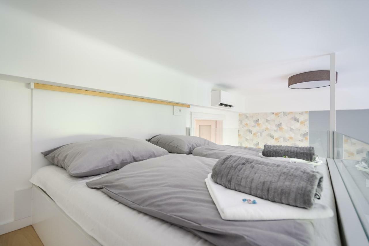 Bpr Color Fusion Home With A/C Budapest Luaran gambar