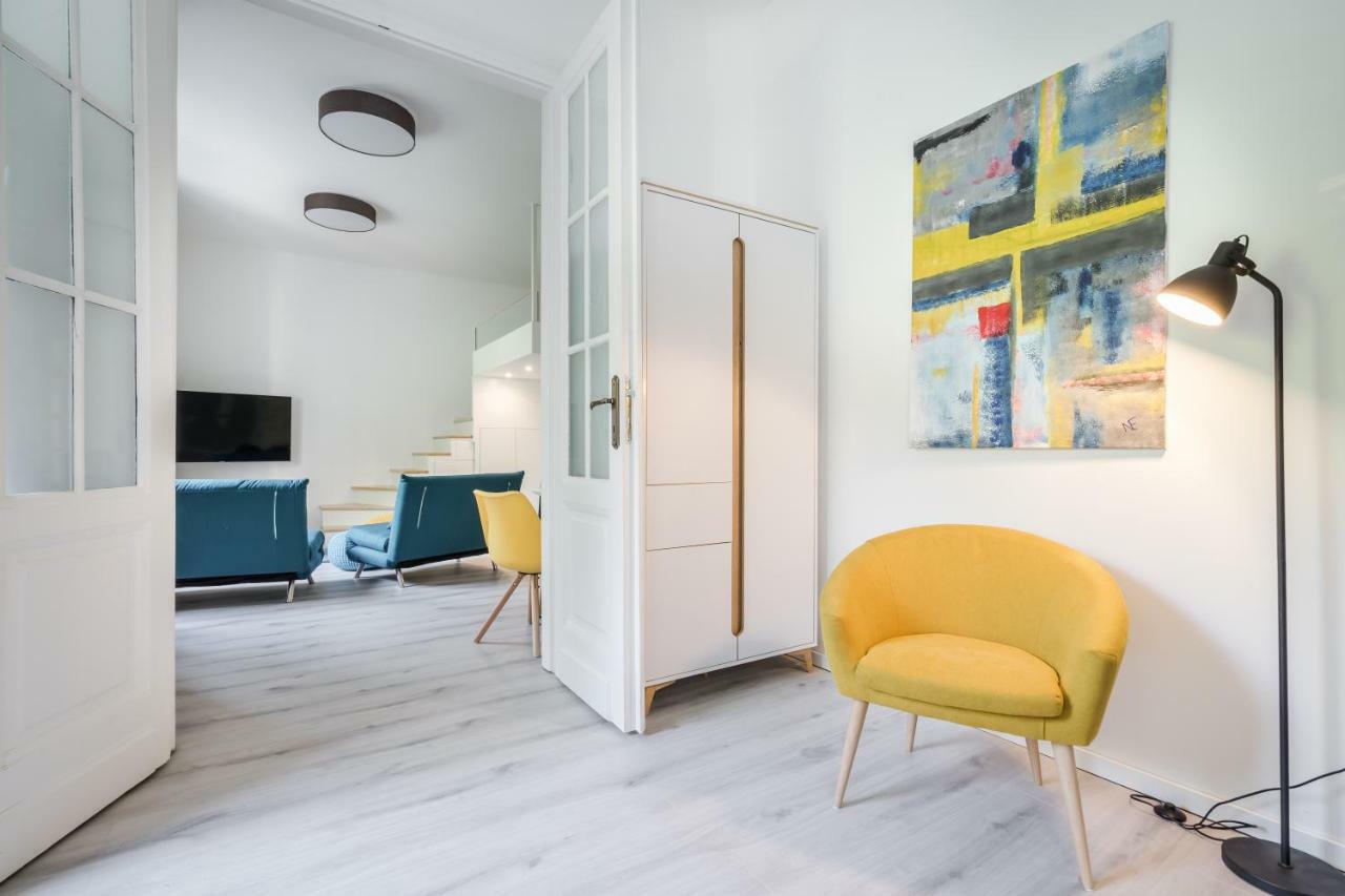 Bpr Color Fusion Home With A/C Budapest Luaran gambar