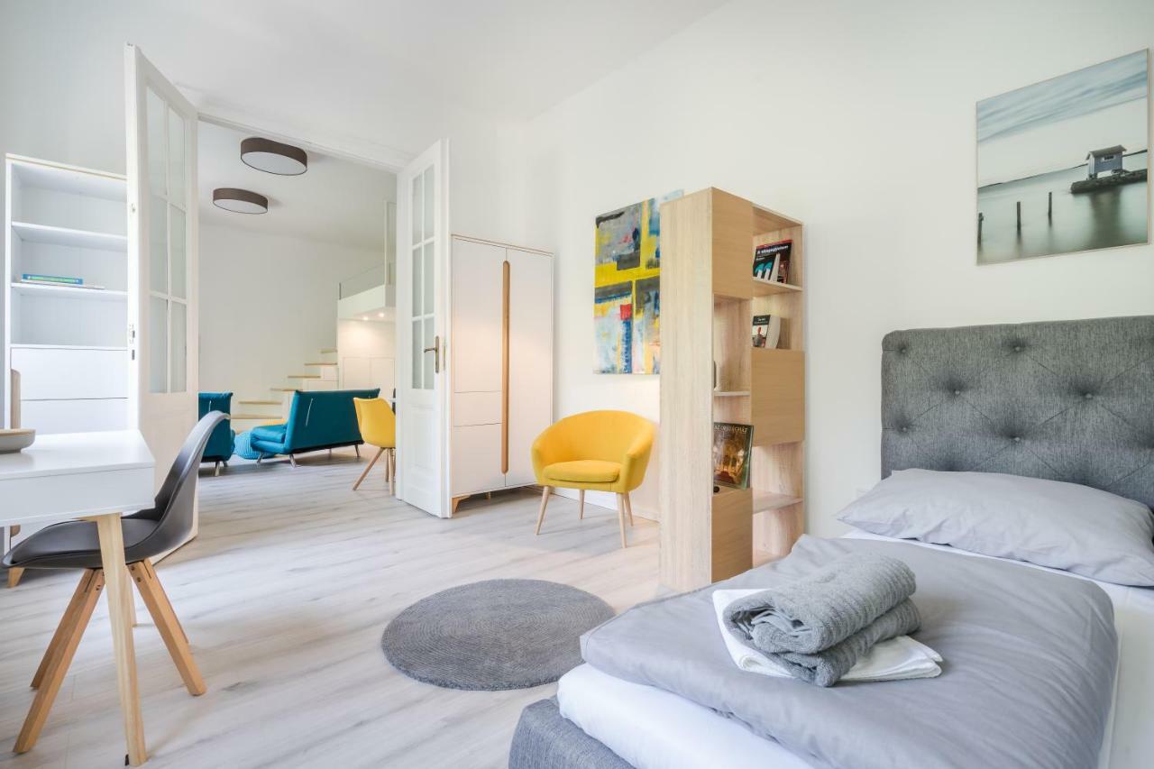 Bpr Color Fusion Home With A/C Budapest Luaran gambar