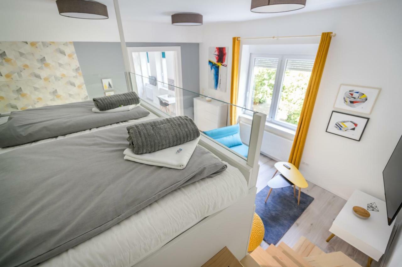 Bpr Color Fusion Home With A/C Budapest Luaran gambar